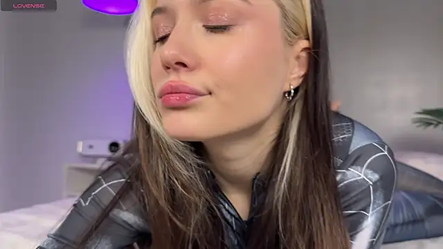  blowjob queen online show from June 2026 09:06:01 PM