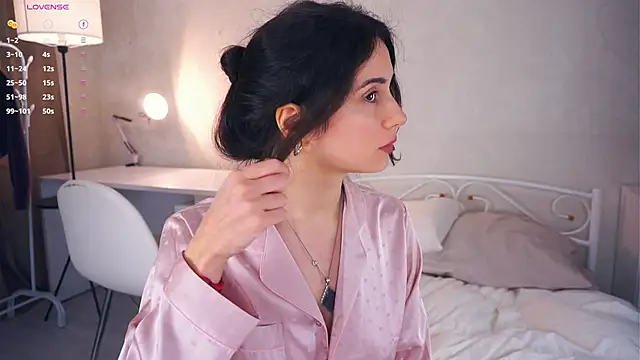 Holla Molly online show from March 2025 09:31:02 AM