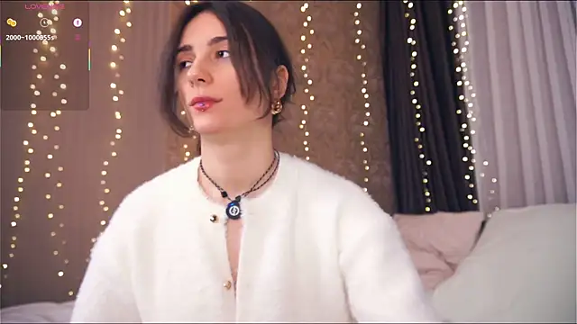 Snapshot of Holla_Molly chatting on January 2026 05:55:01 AM Holla Molly online show from January 2026 05:55:01 AM