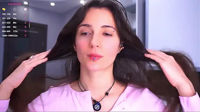 Snapshot of Holla_Molly chatting on February 2026 06:44:02 AM Holla Molly online show from February 2026 06:44:02 AM