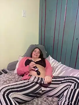 Snapshot of CamilaLovexoxo chatting on December 2024 12:10:02 AM CamilaLovexoxo online show from December 2024 12:10:02 AM