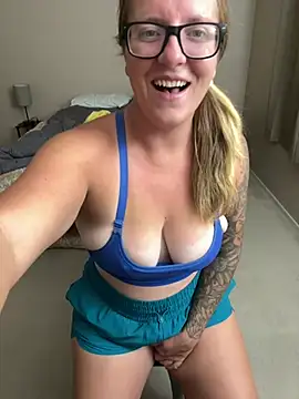 Lizzyloo online show from July 2026 05:50:02 PM