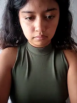 Peach Girll online show from March 2025 05:01:01 PM