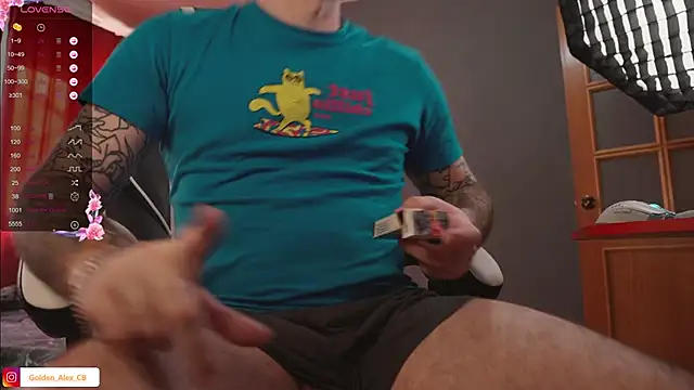 Snapshot of LuckyAlexx chatting on March 2025 07:31:01 AM LuckyAlexx online show from March 2025 07:31:01 AM