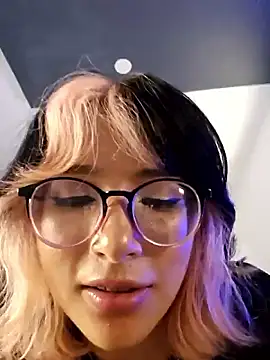 Snapshot of LucyAllenX chatting on January 2025 07:34:01 PM LucyAllenX online show from January 2025 07:34:01 PM