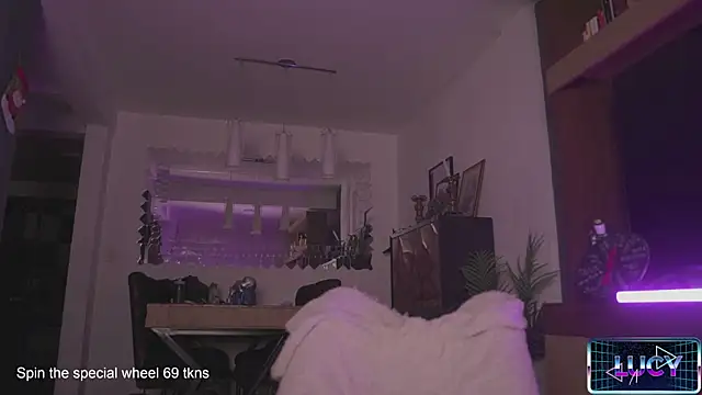 Snapshot of LucyAllenX chatting on January 2025 11:34:01 PM LucyAllenX online show from January 2025 11:34:01 PM