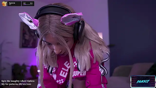 Snapshot of LucyAllenX chatting on October 2025 07:23:02 PM LucyAllenX online show from October 2025 07:23:02 PM