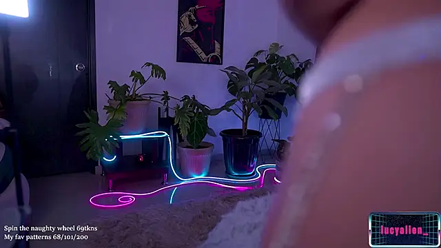 Snapshot of LucyAllenX chatting on November 2025 04:30:01 PM LucyAllenX online show from November 2025 04:30:01 PM