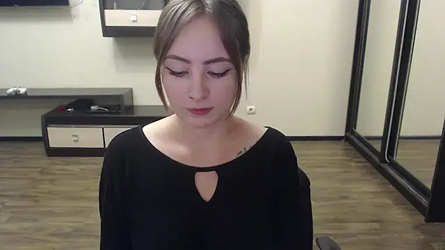 Laralianna online show from December 2024 07:39:02 PM