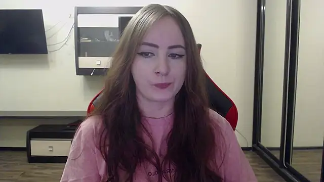 Laralianna online show from December 2024 05:44:02 PM