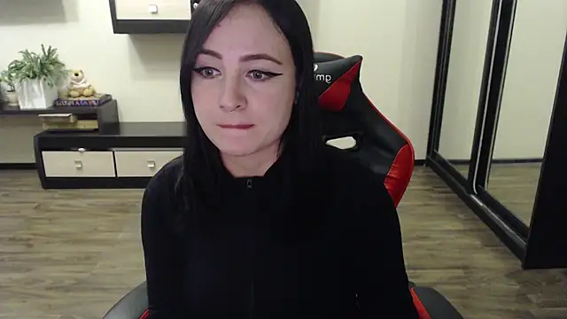 Laralianna online show from September 2025 01:58:02 PM