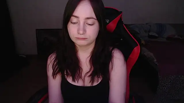 Laralianna online show from April 2026 07:44:02 PM