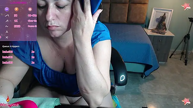 Barbiegomez online show from February 2025 10:48:02 AM