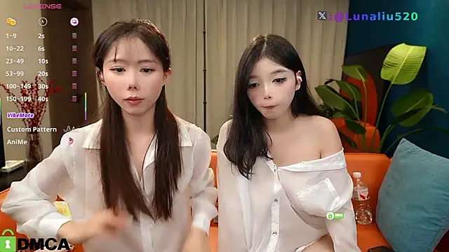 Luna520 online show from October 2025 01:00:01 PM