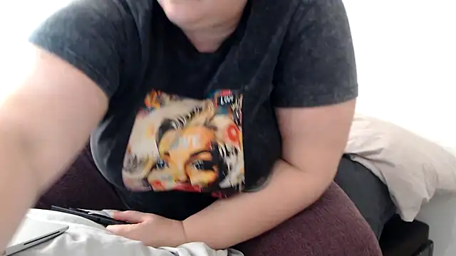 sweeti Em online show from February 2026 10:21:02 AM