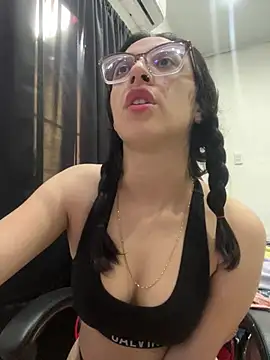 Snapshot of Ninnfa chatting on December 2024 08:16:01 PM Ninnfa online show from December 2024 08:16:01 PM