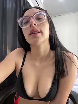 Snapshot of Ninnfa chatting on January 2025 02:41:01 PM Ninnfa online show from January 2025 02:41:01 PM