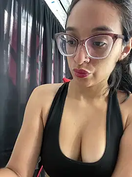 Snapshot of Ninnfa chatting on February 2025 07:24:02 PM Ninnfa online show from February 2025 07:24:02 PM