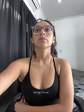 Snapshot of Ninnfa chatting on February 2025 05:36:01 PM Ninnfa online show from February 2025 05:36:01 PM