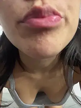 Snapshot of Ninnfa chatting on February 2025 03:26:01 PM Ninnfa online show from February 2025 03:26:01 PM