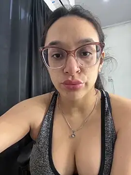 Snapshot of Ninnfa chatting on September 2025 02:50:02 PM Ninnfa online show from September 2025 02:50:02 PM