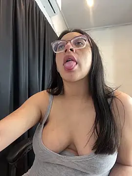 Snapshot of Ninnfa chatting on October 2025 10:19:01 PM Ninnfa online show from October 2025 10:19:01 PM