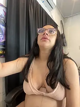 Snapshot of Ninnfa chatting on October 2025 10:53:02 PM Ninnfa online show from October 2025 10:53:02 PM