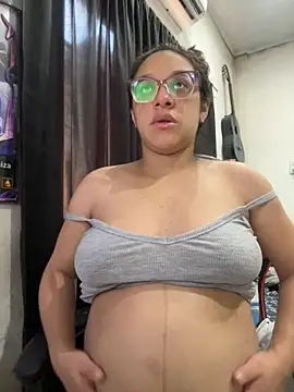 Snapshot of Ninnfa chatting on November 2025 05:23:01 PM Ninnfa online show from November 2025 05:23:01 PM