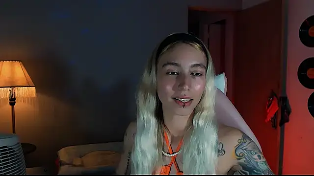 Saucy Jenn online show from January 2025 03:00:02 AM