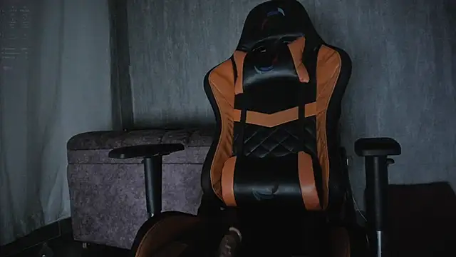 Valentinne z online show from March 2025 06:51:02 PM