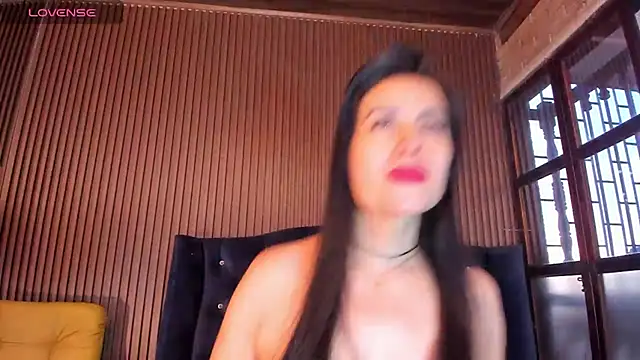 Snapshot of JuliaDawson_ chatting on March 2025 10:42:01 PM JuliaDawson online show from March 2025 10:42:01 PM