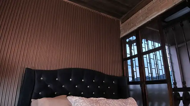 JuliaDawson  online show from March 2026 11:10:02 PM