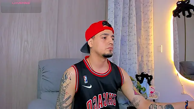 alejandro calderon1 online show from October 2025 12:13:01 AM