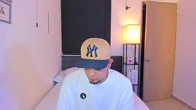 alejandro calderon1 online show from March 2026 09:21:02 AM