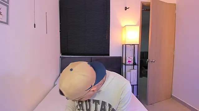 alejandro calderon1 online show from April 2026 05:27:01 AM