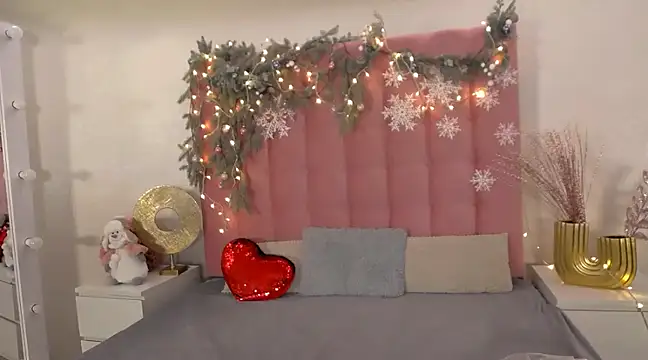 Edenne online show from December 2024 01:11:02 PM