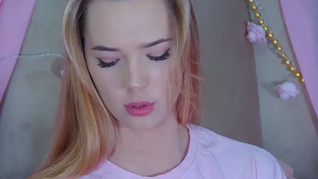 Snapshot of GentleRossi chatting on January 2025 06:14:02 PM GentleRossi online show from January 2025 06:14:02 PM