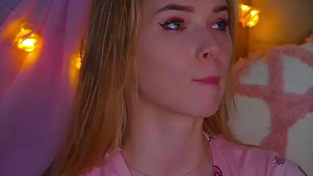 Snapshot of GentleRossi chatting on January 2025 10:12:02 PM GentleRossi online show from January 2025 10:12:02 PM