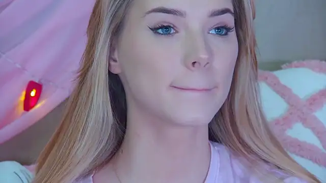 Snapshot of GentleRossi chatting on February 2025 07:27:02 PM GentleRossi online show from February 2025 07:27:02 PM