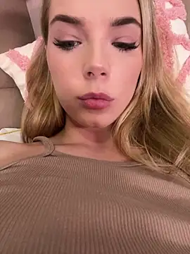 Snapshot of GentleRossi chatting on March 2025 09:48:02 PM GentleRossi online show from March 2025 09:48:02 PM