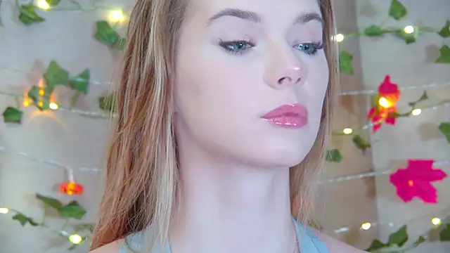 Snapshot of GentleRossi chatting on September 2025 03:28:01 PM GentleRossi online show from September 2025 03:28:01 PM