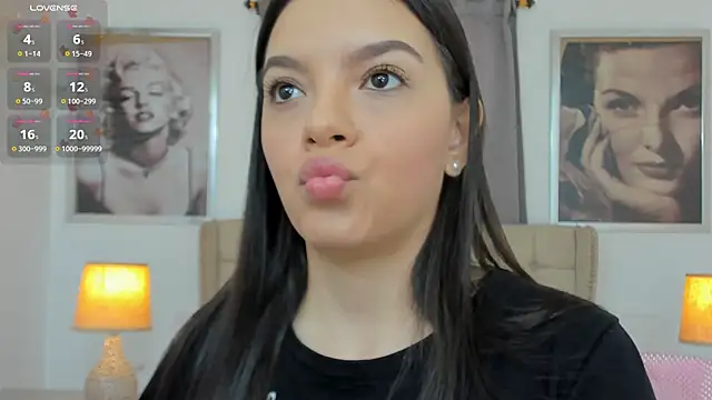 Snapshot of Beautyari_ chatting on October 2025 12:14:02 PM Beautyari online show from October 2025 12:14:02 PM