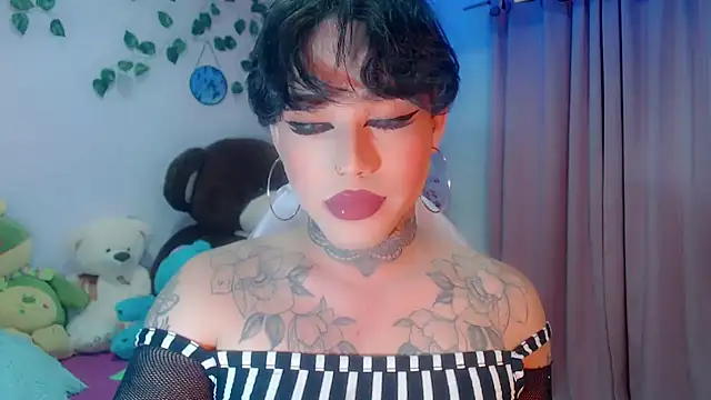 Snapshot of little_star_porn chatting on December 2024 03:15:01 PM little star porn online show from December 2024 03:15:01 PM