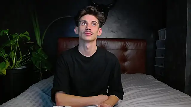 DanielCrush1 online show from October 2025 05:54:02 PM