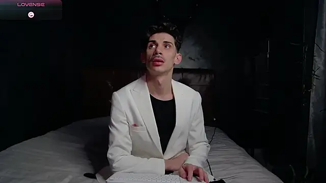 DanielCrush1 online show from November 2025 04:30:01 PM