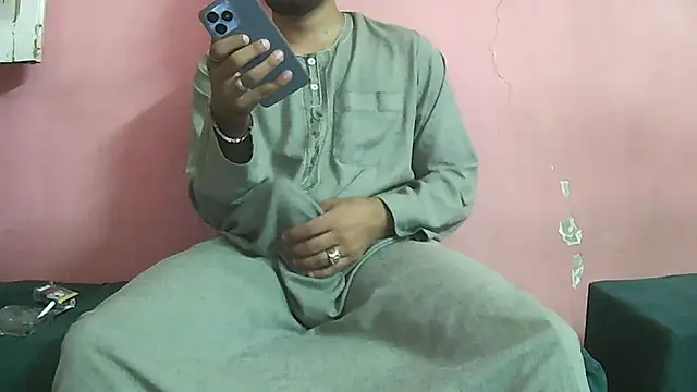 foxsanSs online show from September 2025 06:40:01 PM