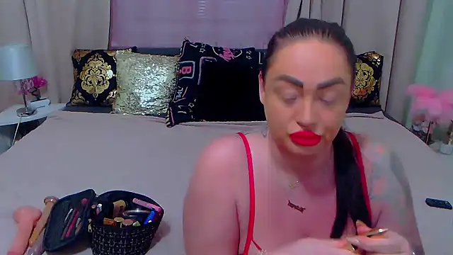 BustyVicky online show from December 2024 10:28:02 PM