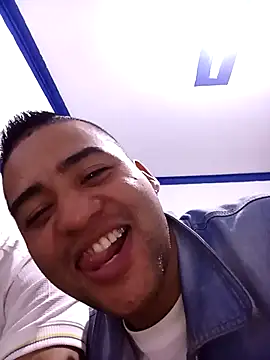 Snapshot of EISONREINA11 chatting on September 2025 10:08:02 AM EISONREINA11 online show from September 2025 10:08:02 AM