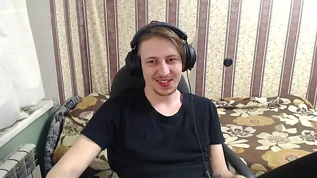 darienlarge online show from October 2025 09:02:01 PM