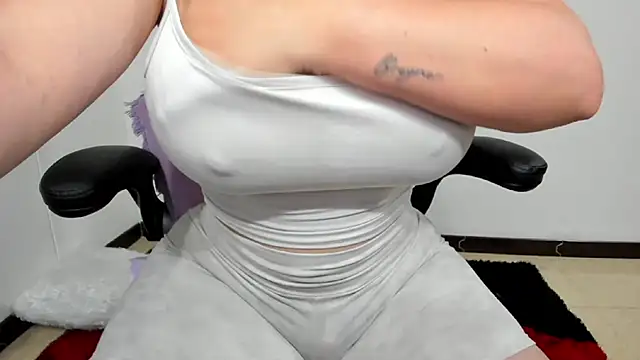 Snapshot of Emiily_88 chatting on January 2025 11:09:02 AM Emiily 88 online show from January 2025 11:09:02 AM